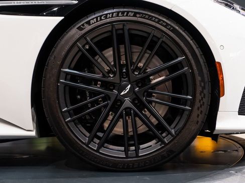 Used 2024 Aston Martin DB12 Convertible RWD image 15