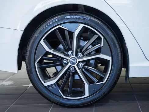 Used 2024 Nissan Altima 2.5 SR FWD image 15
