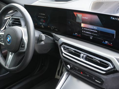 Certified 2023 BMW i4 eDrive40 w/ M Sport Package image 11