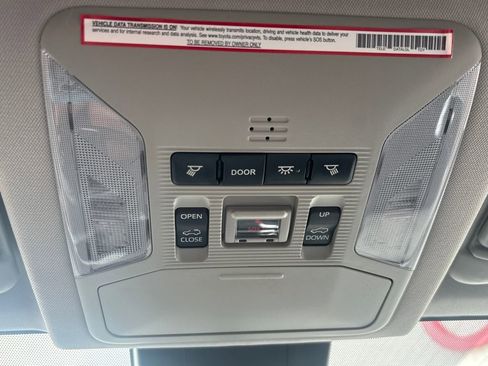 Used 2021 Toyota RAV4 XLE Premium image 15