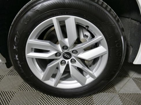 Used 2022 Audi Q5 2.0T Premium w/ Convenience Package image 9