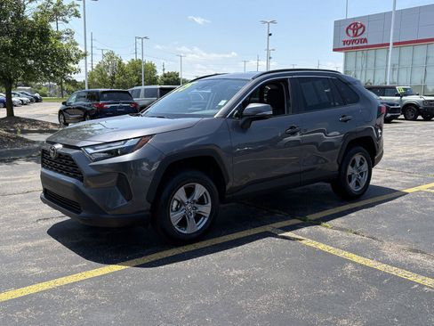 Used 2025 Toyota RAV4 XLE AWD/4WD image 3