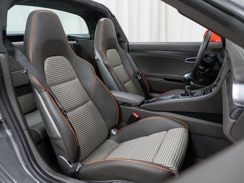 Certified 2018 Porsche 911 Targa 4 GTS AWD/4WD image 36