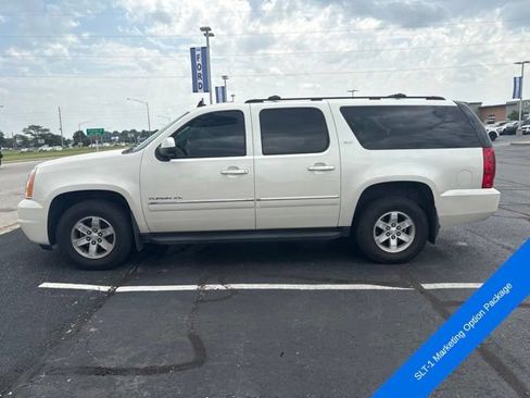 Used 2014 GMC Yukon XL SLT w/ SLT-2 Equipment Package AWD/4WD image 3