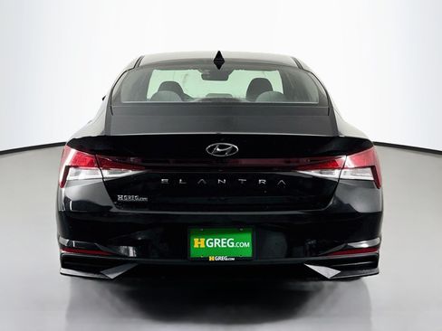 Used 2022 Hyundai Elantra SEL FWD image 8
