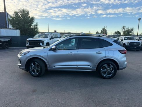 Used 2023 Ford Escape ST-Line Select AWD/4WD image 3