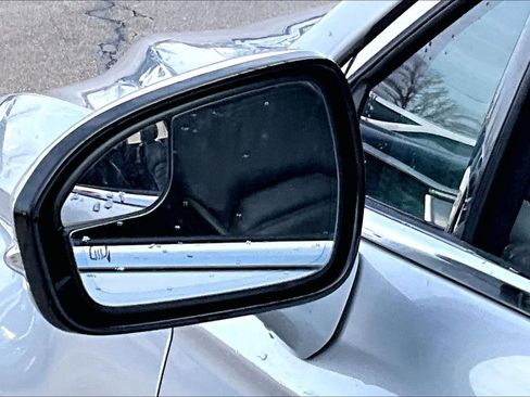 Used 2015 Ford Fusion SE w/ Equipment Group 202A FWD image 13