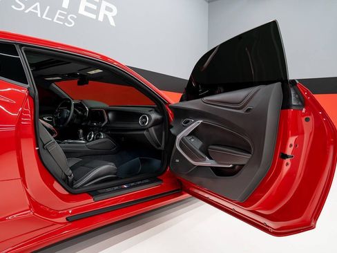 Used 2018 Chevrolet Camaro SS RWD image 73