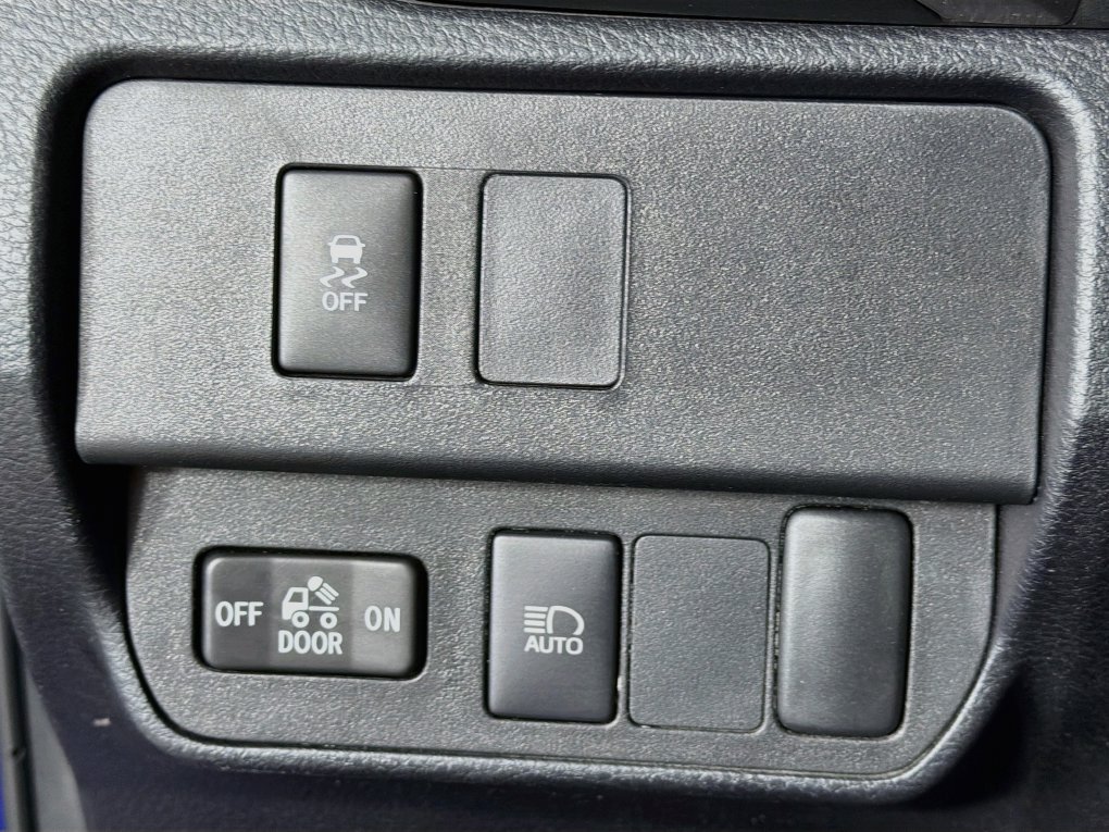 Used 2023 Toyota Tacoma SR5 w/ Technology Package AWD/4WD image 15