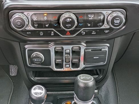 Certified 2022 Jeep Wrangler Unlimited Sport image 16