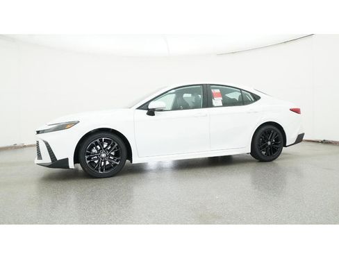 New 2026 Toyota Camry SE image 18