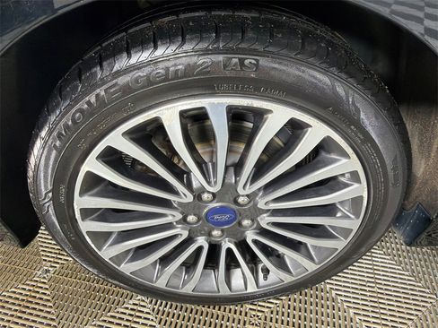 Used 2018 Ford Fusion Platinum image 19