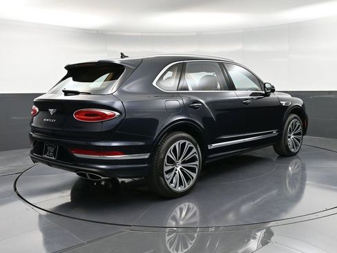 Certified 2024 Bentley Bentayga Azure image 8