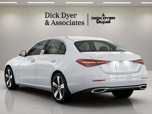 Used 2025 Mercedes-Benz C 300 Sedan image 17