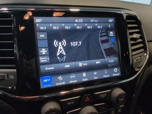 Used 2021 Jeep Grand Cherokee Laredo X AWD/4WD image 22