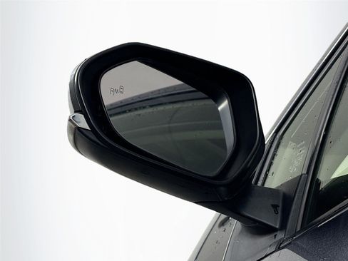 Certified 2022 Toyota Prius LE image 5