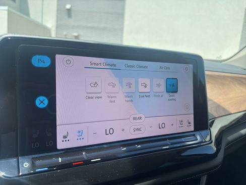 New 2026 Volkswagen Atlas SE FWD image 19