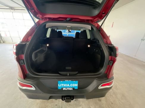 Used 2017 Jeep Cherokee Latitude w/ Safety/Convenience Group image 23