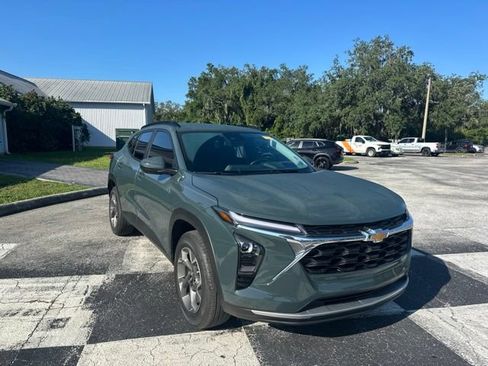 Used 2026 Chevrolet Trax LT w/ LT Convenience Package FWD image 7