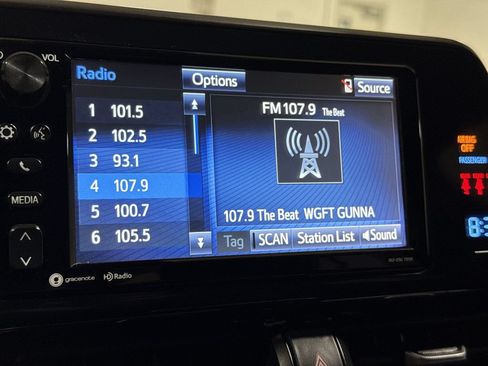 Used 2018 Toyota C-HR XLE FWD image 14