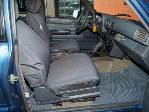 Used 1989 Toyota 4Runner Deluxe image 8