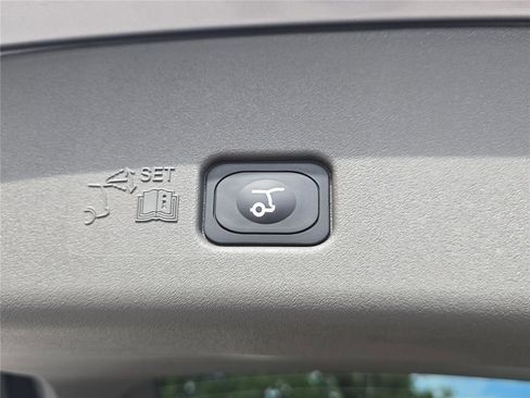 New 2025 Lincoln Nautilus Reserve image 28