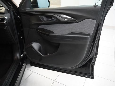 Used 2023 Chevrolet TrailBlazer LT FWD image 14