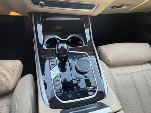 Used 2021 BMW X7 xDrive40i w/ Premium Package AWD/4WD image 23