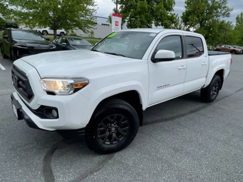 Certified 2020 Toyota Tacoma SR5 AWD/4WD image 4