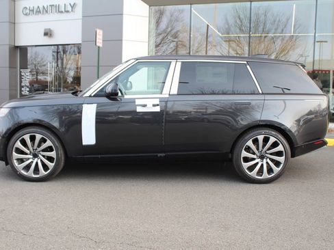 New 2026 Land Rover Range Rover Long Wheelbase SE image 5