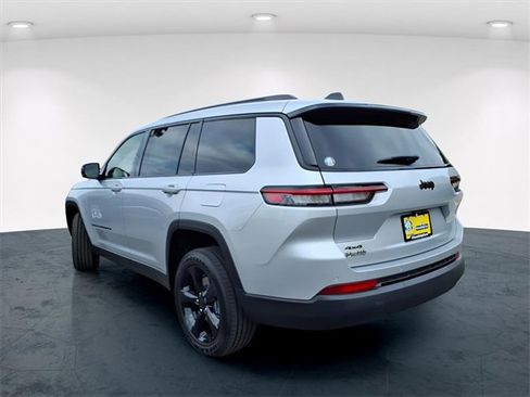 New 2025 Jeep Grand Cherokee L Altitude image 7