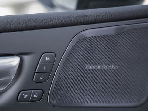 New 2026 Volvo XC60 B5 Ultra w/ Protection Package Premier image 38