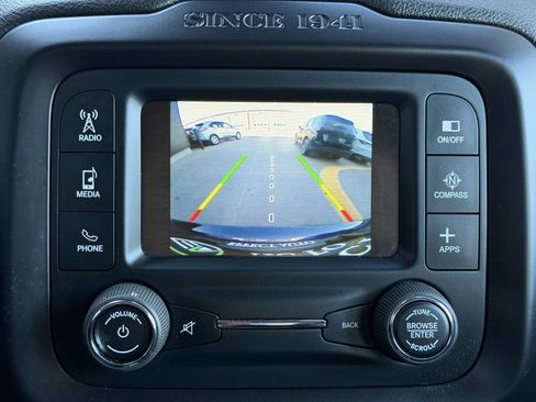 Used 2017 Jeep Renegade Latitude w/ Cold Weather Group image 26