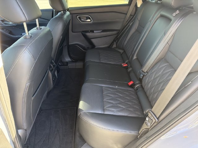 Certified 2025 Nissan Rogue Platinum AWD/4WD image 23