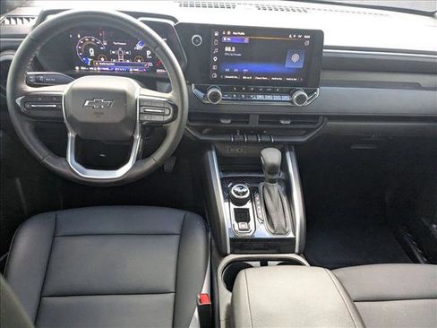 Used 2025 Chevrolet Colorado Trail Boss AWD/4WD image 17