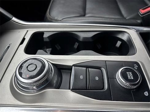 Used 2022 Ford Explorer XLT w/ Equipment Group 202A image 22