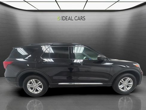 Used 2022 Ford Explorer XLT AWD/4WD image 6