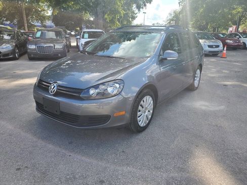 Used 2011 Volkswagen Jetta SE image 3