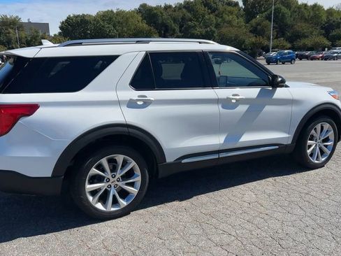 Used 2022 Ford Explorer Platinum w/ Equipment Group 601A image 5
