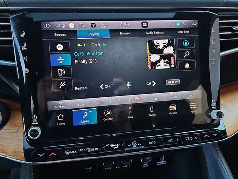 Used 2022 Jeep Grand Wagoneer Series III w/ Rear Seat Video Group 1 image 28