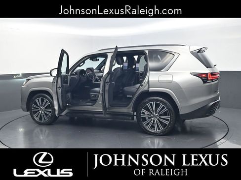 Used 2023 Lexus LX 600 4WD w/ Appearance Package image 38