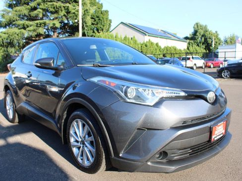 Used 2018 Toyota C-HR XLE FWD image 7