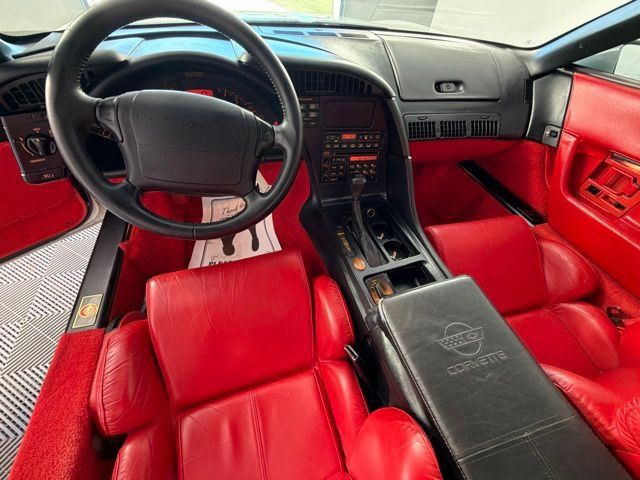 Used 1993 Chevrolet Corvette Coupe RWD image 4