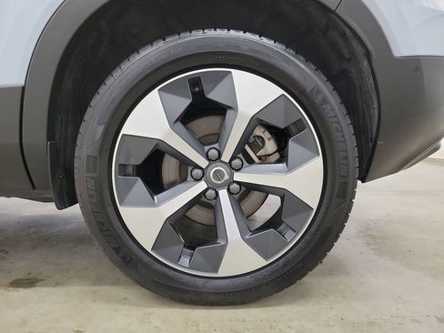 Certified 2025 Volvo XC40 B5 Plus image 12