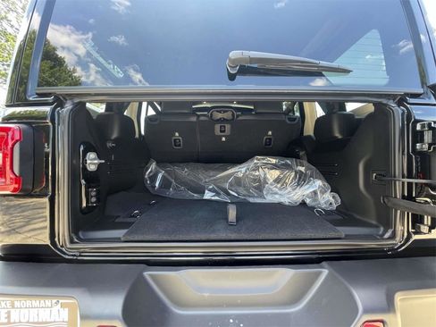 New 2025 Jeep Wrangler Sahara image 32