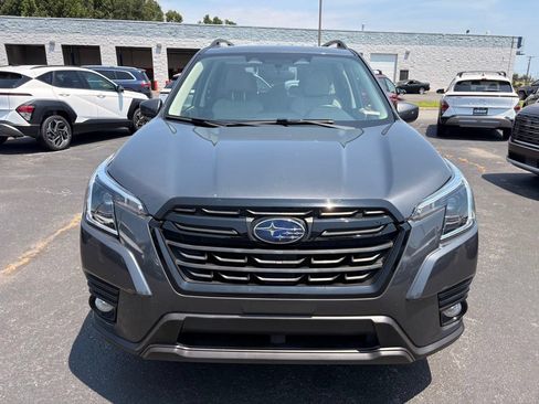 Used 2023 Subaru Forester Premium AWD/4WD image 2