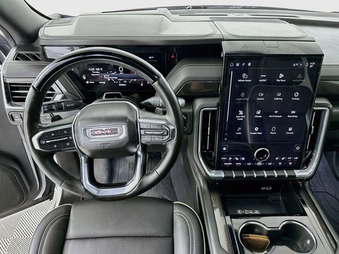 Used 2025 GMC Yukon Elevation w/ Elevation Premium Package AWD/4WD image 19