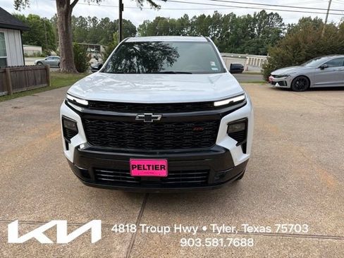 Used 2024 Chevrolet Traverse RS w/ LPO, Floor Liner Package AWD/4WD image 2