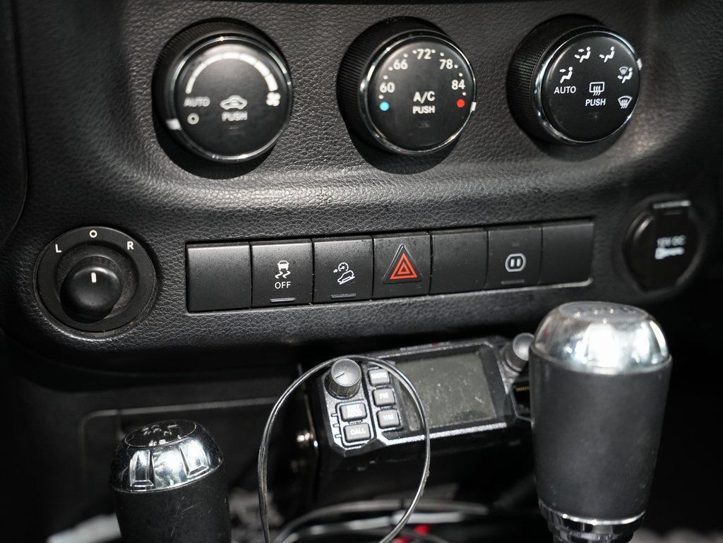 Used 2012 Jeep Wrangler Rubicon AWD/4WD image 26