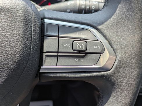 Used 2024 Jeep Compass Latitude AWD/4WD image 18
